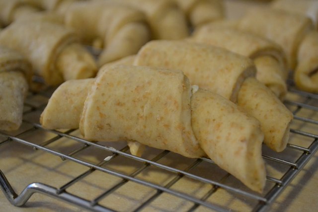 crescent rolls dough