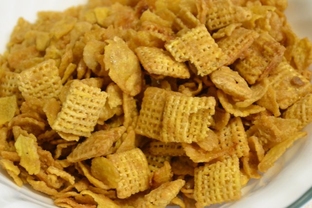 homemade carmel chex mix